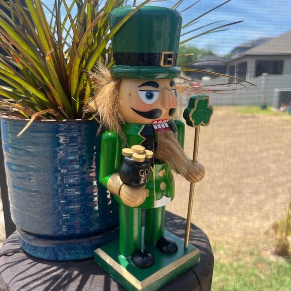Ashland Irish Leprechaun Nutcracker St. Patrick's Day 9 in. Tall Wooden - Picture 4 of 12